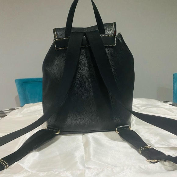 Gorgeous Dooney & Bourke Black Pebbled Leather Backpack - Picture 2 of 14